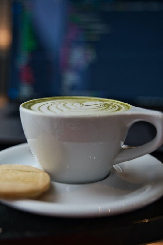 L'harmonie globale dans une tasse: comment les traditions culinaire mondiales inspirent le matcha latte en France - Atelier Marta